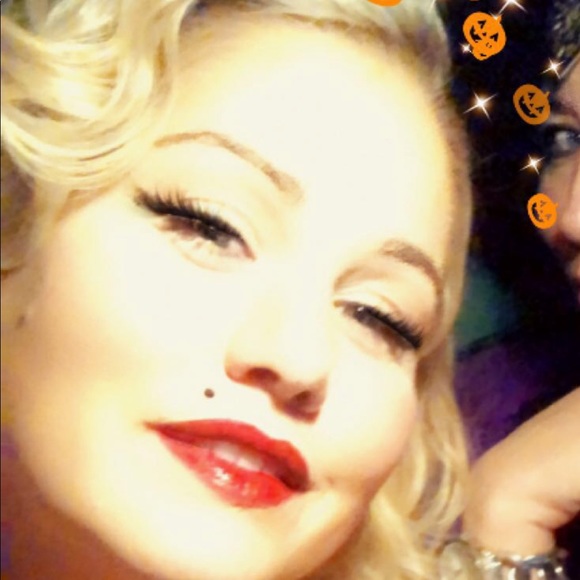 Meet your Posher, E - Picture 1 of 1